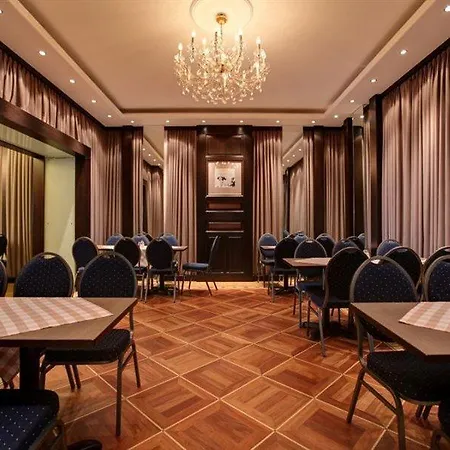 Ξενοδοχείο Five Floors